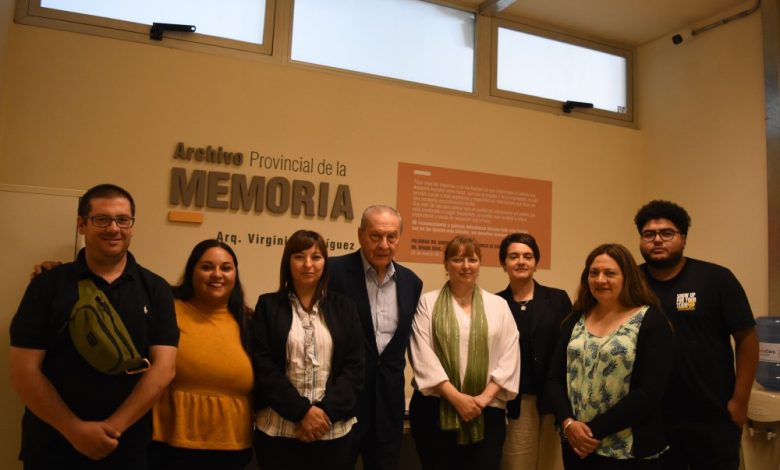 La foto corresponde a diciembre de 2022, cuando Rodríguez visitó el Archivo Provincial de la Memoria.