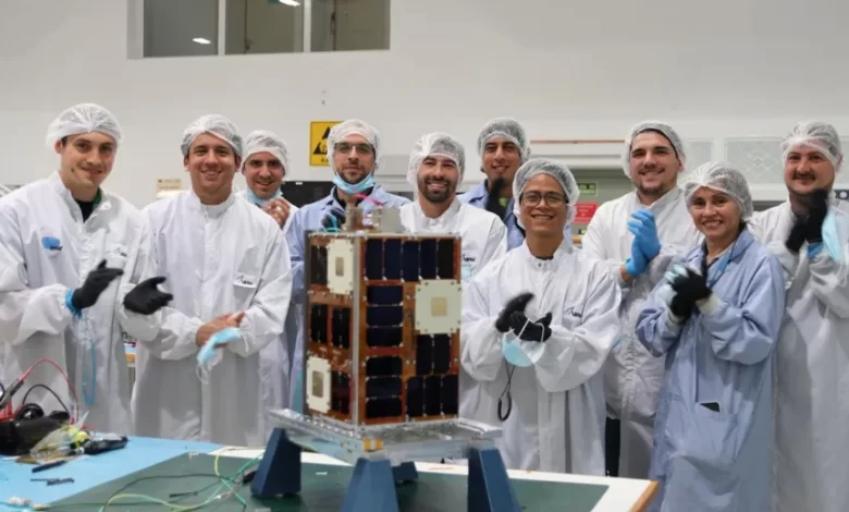 equipo ATENEA, el satélite argentino